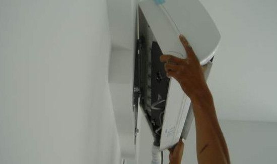 空调内机嗡嗡响声音大怎么办