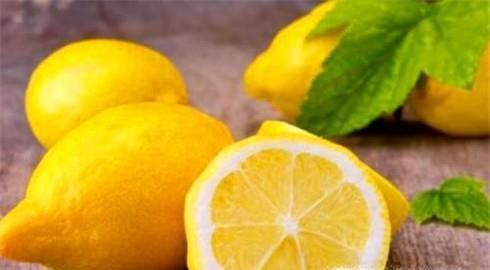 鞋子掉色染脚上洗不掉怎么办