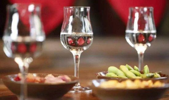 伏特加和白酒的区别