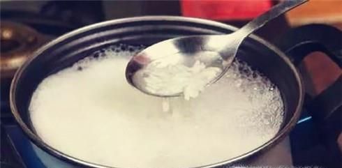 用电煮锅煮粥不溢锅的技巧