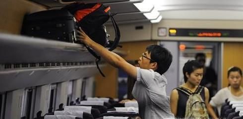 怎样坐动车?