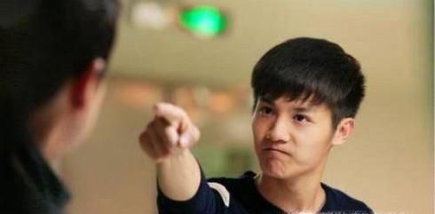 青春期叛逆的孩子有哪些表现