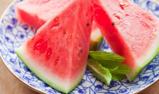 水蜜桃和西瓜可以一起吃吗