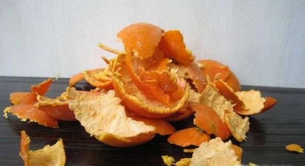 新买的衣柜怎样快速去除异味?