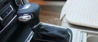 怎样安全平稳的刹车？