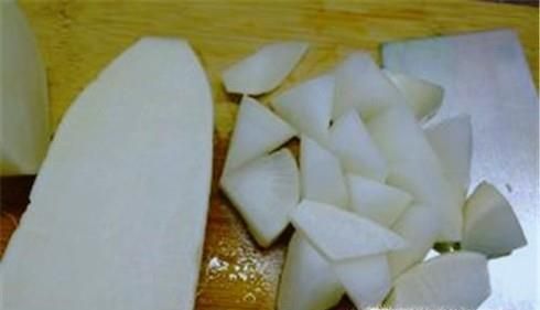 教你如何将萝卜快速的切成块状