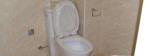 家里马桶堵住怎么处理