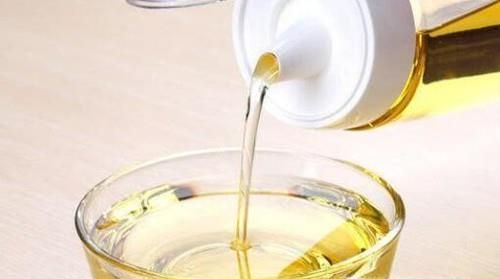 食用油应该装在哪种容器里