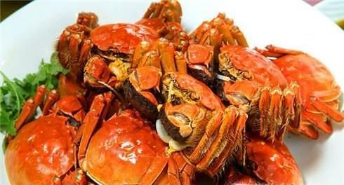 螃蟹宜和什么一起吃