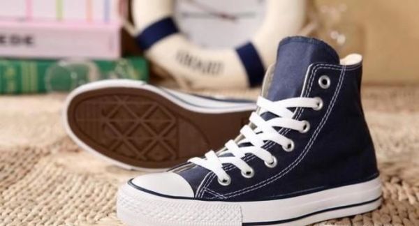 匡威帆布鞋辨别真假