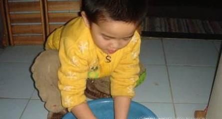 如何自己洗袜子