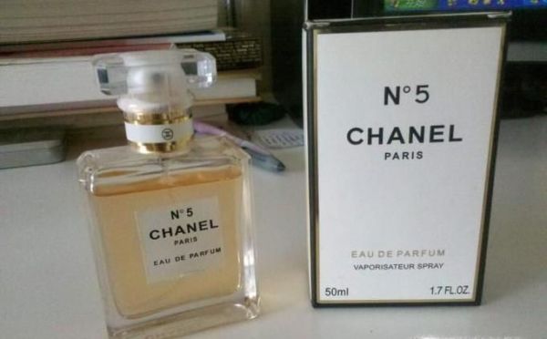 怎样辨别香水真假，鉴别香水的方法