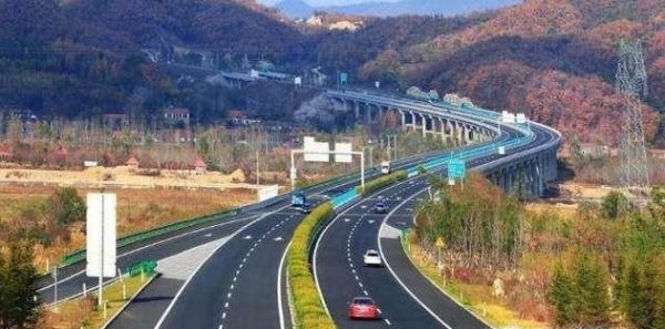 新手开车上高速技巧