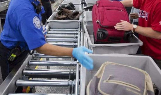 化妆品可以带上飞机吗