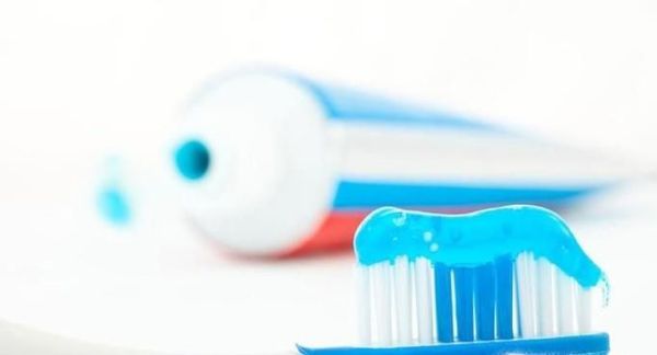 哪种牙膏美白效果好