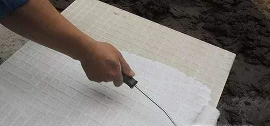 玻化砖背胶的使用方法