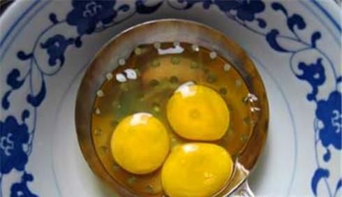 如何快速分离蛋清蛋黄