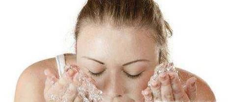 洗面奶，洁面乳的正确使用方法