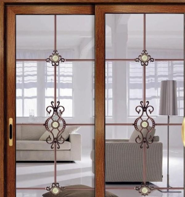 推拉门反锁了怎么打开？