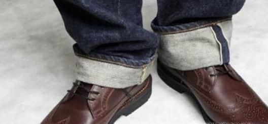 皮鞋穿着有点紧怎么办