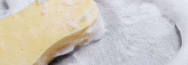 蚊子咬后涂肥皂水要洗掉吗