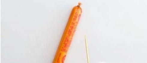 怎样剥开火腿肠？