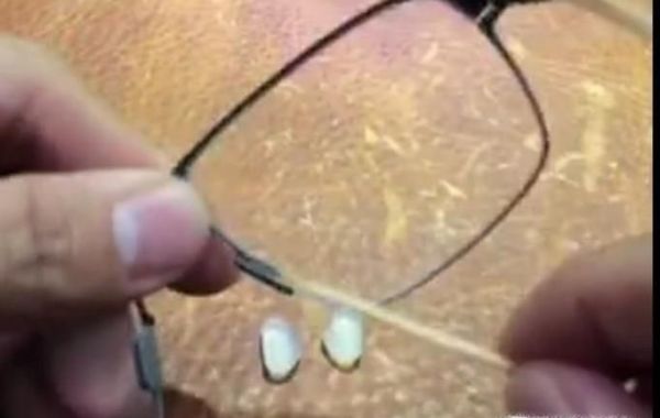 眼镜架更换新鼻托的正确方法