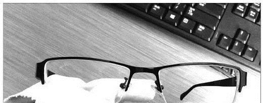 眼镜架更换新鼻托的正确方法