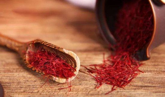 藏红花花苞带叶子能泡水吗