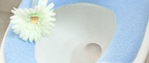 拉屎的时候水溅到屁股怎么办？