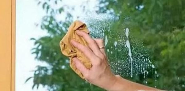 玻璃水渍怎么去除