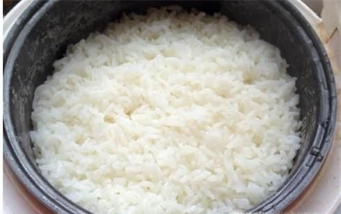 如何蒸米饭不粘锅