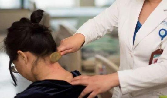 刮痧第二天可以游泳吗