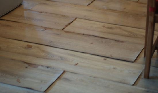 地板泡水翘边怎么处理