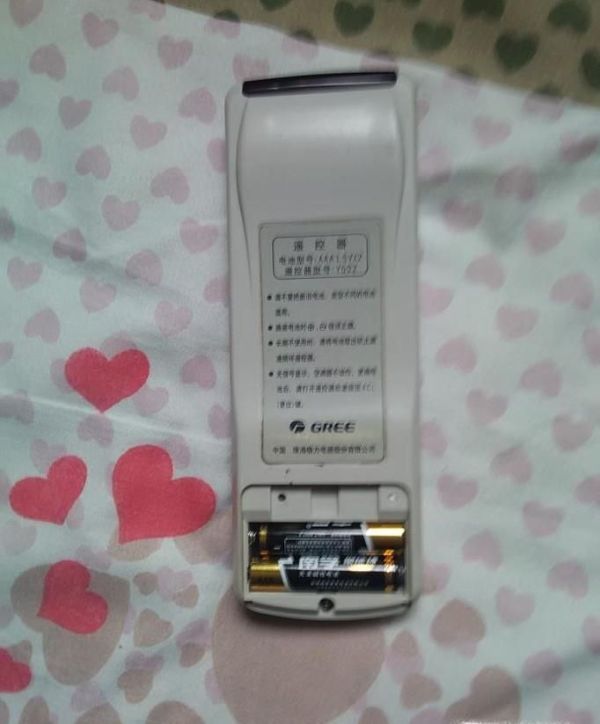 如何用空调抽湿