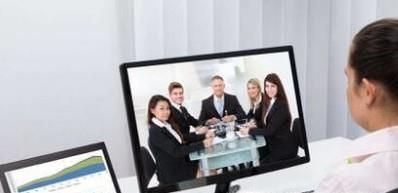 电脑旁边适合放什么植物？