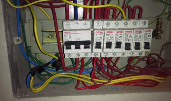 两根火线能接在一起吗