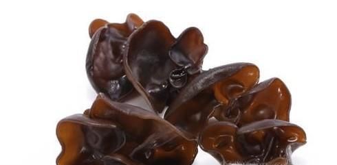 为什么炒木耳会“炸锅”？怎么能不“炸锅”？