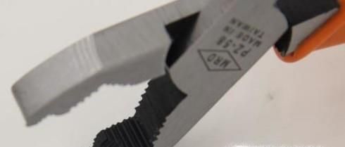 如何将已经损坏的螺丝轻松的拧出来