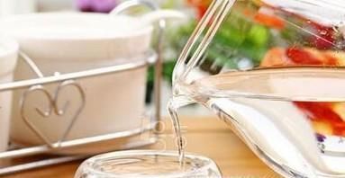 杯子里的茶渍怎么去除