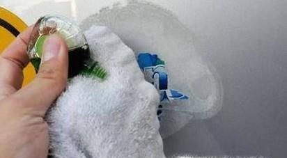 贴纸商标痕迹怎么去除