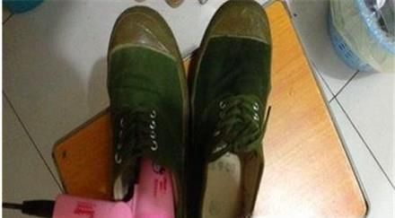 吹风机里绞进头发怎么办