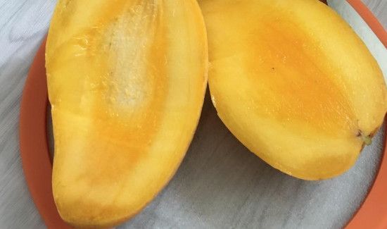 螃蟹可以和芒果一起吃吗