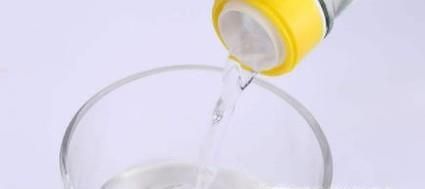 洗掉衣服脏污渍的小妙招