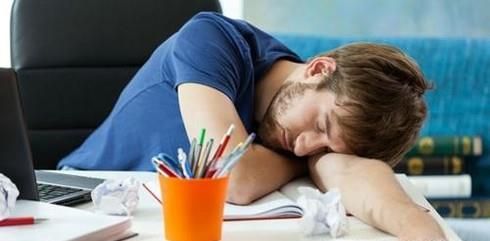 上夜班白天睡不着晚上犯困怎么办