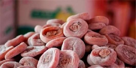 如何挑选优质好柿饼？吃柿饼要注意什么？