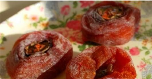 如何挑选优质好柿饼？吃柿饼要注意什么？