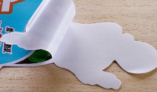 玻璃门上的胶怎么去除