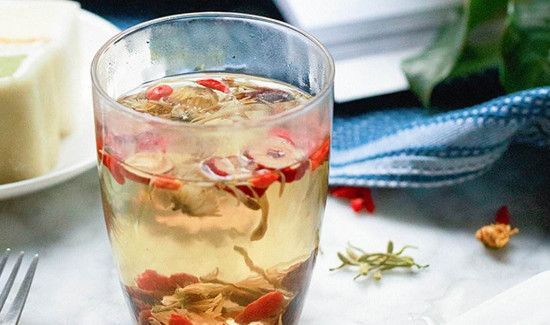 柠檬可以和枸杞红枣一起泡水喝吗