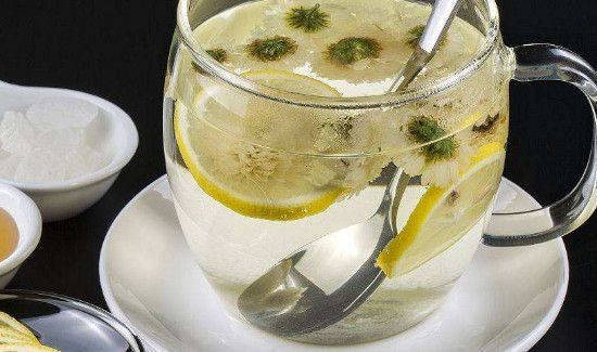 柠檬可以和菊花一起泡水喝吗